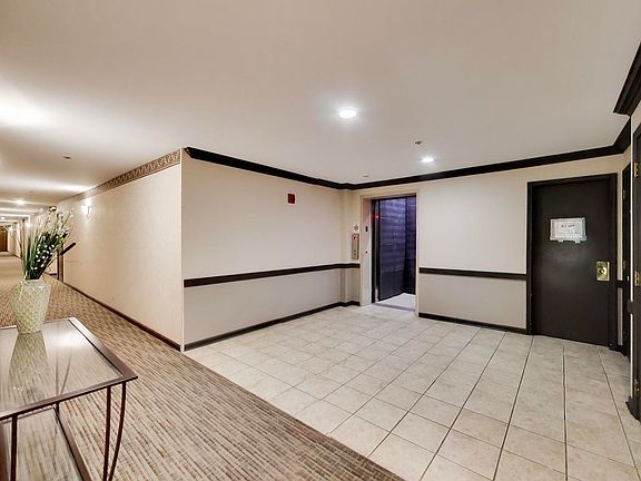 4th image of 8600 Waukegan Rd #307