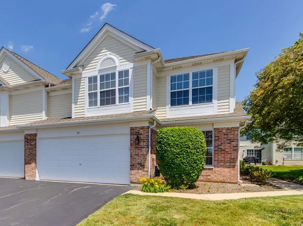 911 Waterford Ln, Elk Grove Village, IL 60007