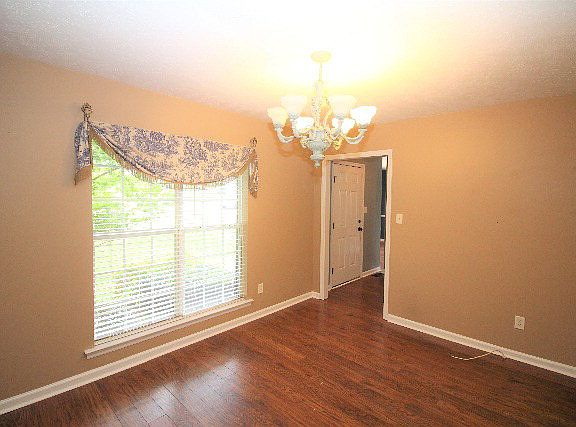4th image of 1348 Shadow Oak Dr
