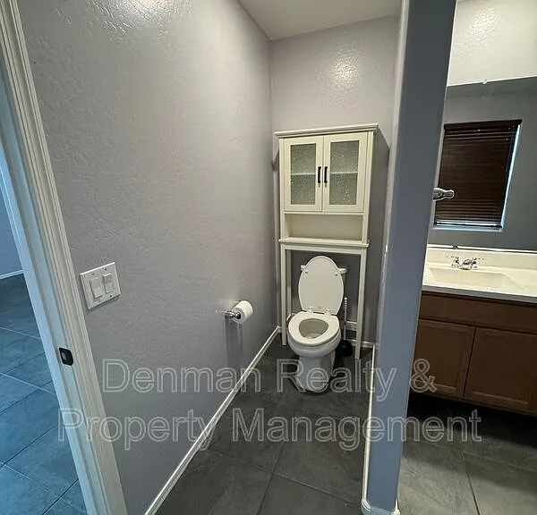 1633 W Pinkley Ct — Photo 22