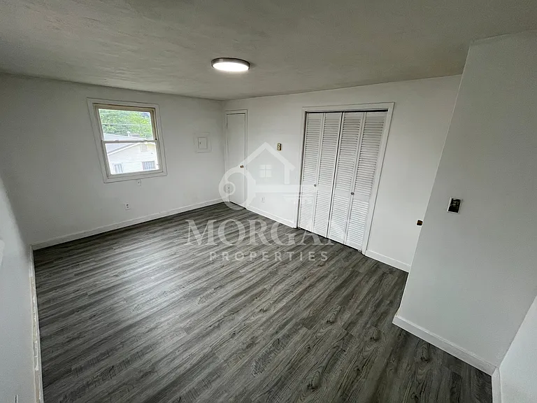 2319 1/2 Broadway St — Photo 6