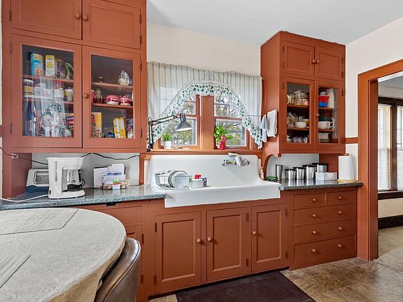 5th image of 4703 Durand AVENUE