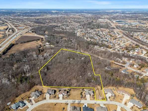 2807 Creekwood Cir, Green Bay, WI 54311