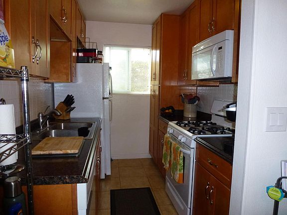 3rd image of 7386 Calle Real APT 27
