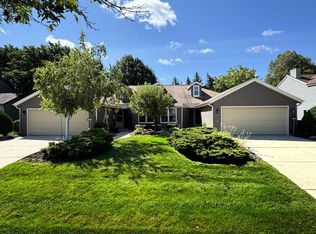 1613 Stardust Dr, Waukesha, WI 53186