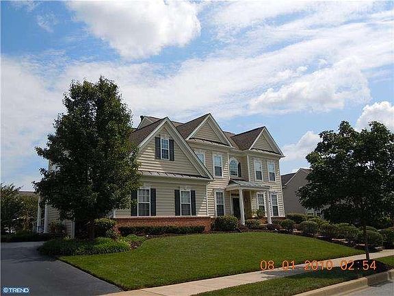 2nd image of 505 Lilac Dr