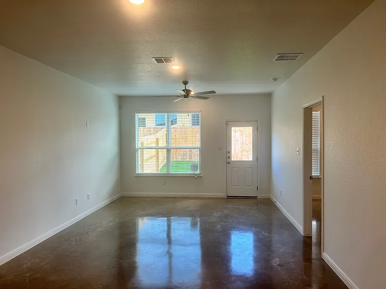 2918 Quail Ridge Ln #B — Photo 8
