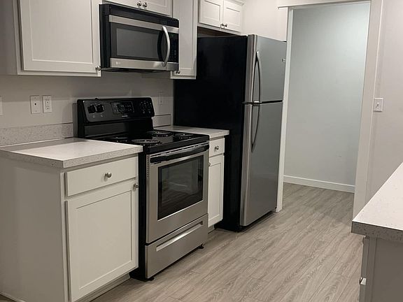 4th image of 2307 O St NE APT D