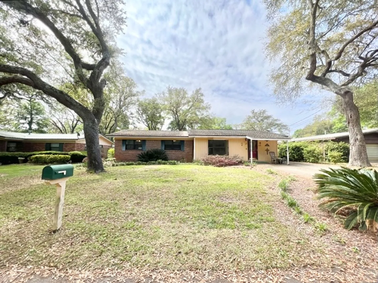 259 Georgia Ave Valparaiso, FL 32580 — Photo 1