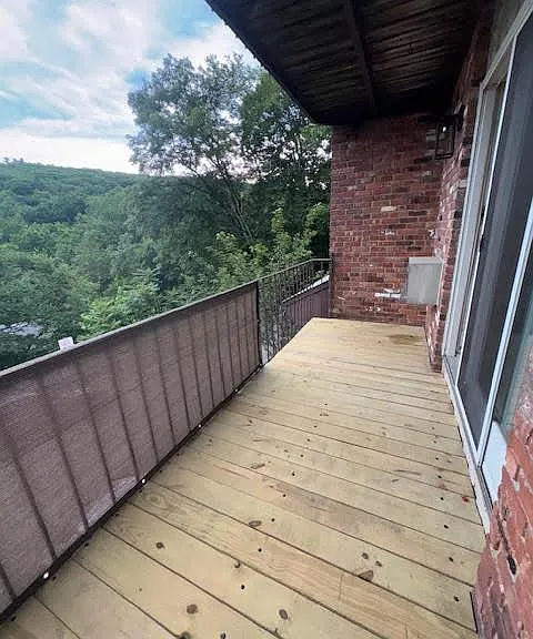 1003 Parkview Dr — Photo 10
