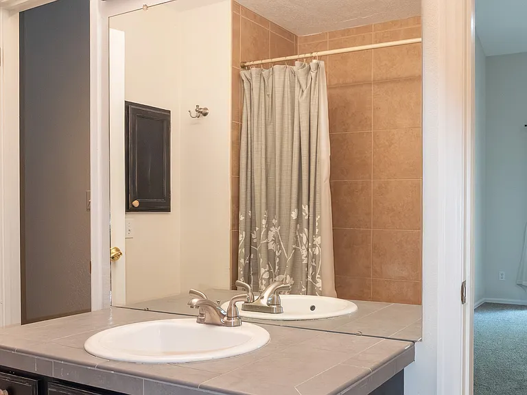 5066 Buckingham Rd — Photo 8