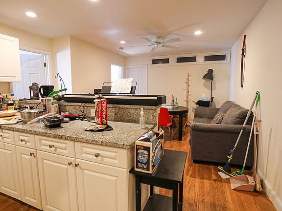 2nd image of 61 Thatcher St #22