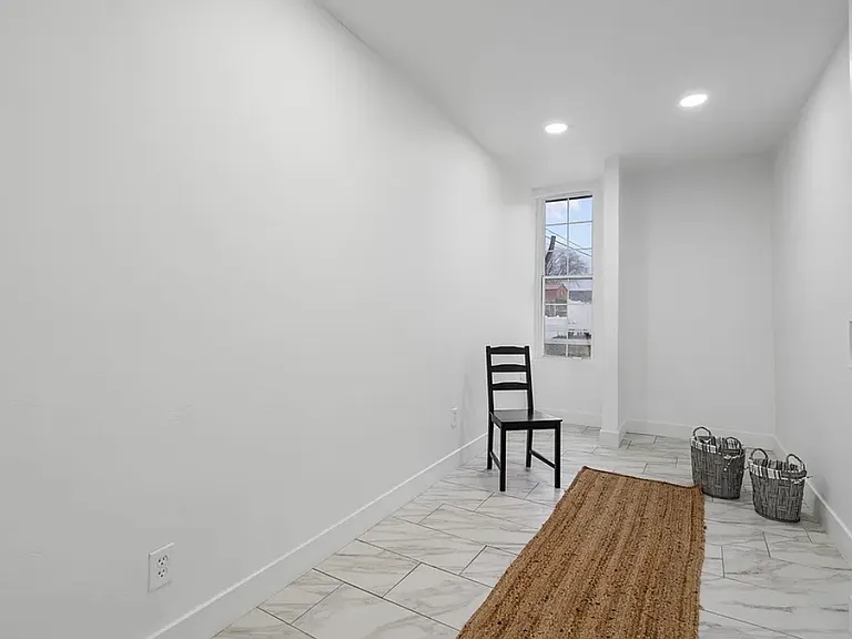 473 W Center St #A — Photo 10