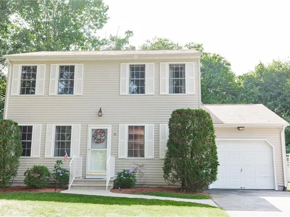 16 Pond View Dr, West Warwick, RI 02893