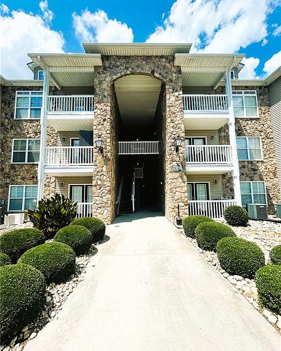 1st image of 7104 W Friendly Ave Unit 207
