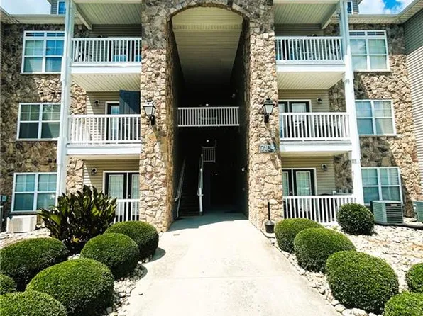 7104 W Friendly Ave Unit 207, Greensboro, NC 27410