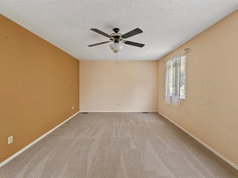 830 Nykiel Ct — Photo 17