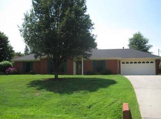 110 Springview Ln, Huntsville, AL 35806