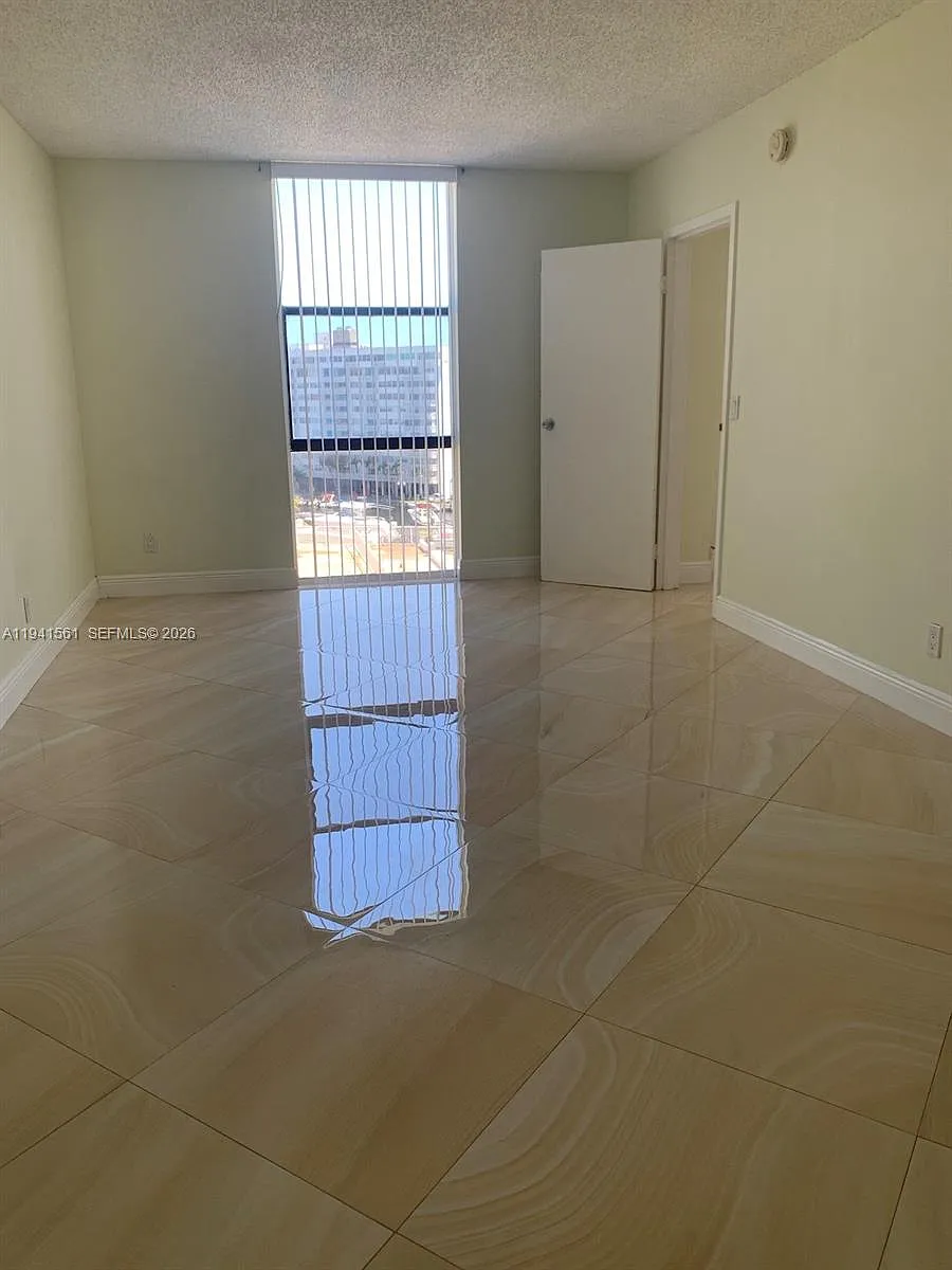 Building Photo - 13499 Biscayne Blvd #710
