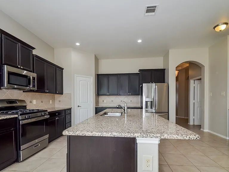 1805 Lake Pine Dr — Photo 7