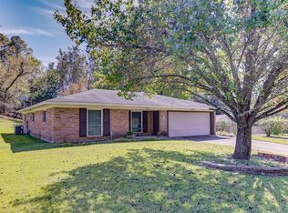 707 Santa Rosa Dr, Vicksburg, MS 39180