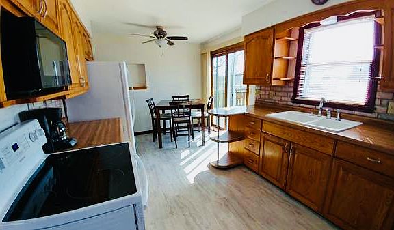 3rd image of 3014 Birch Dr