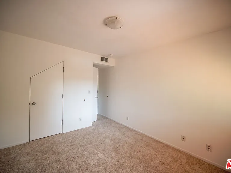 656 Angelus Pl — Photo 7