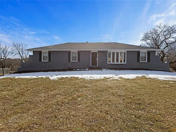 7611 Harry S Truman Dr, Grandview, MO 64030