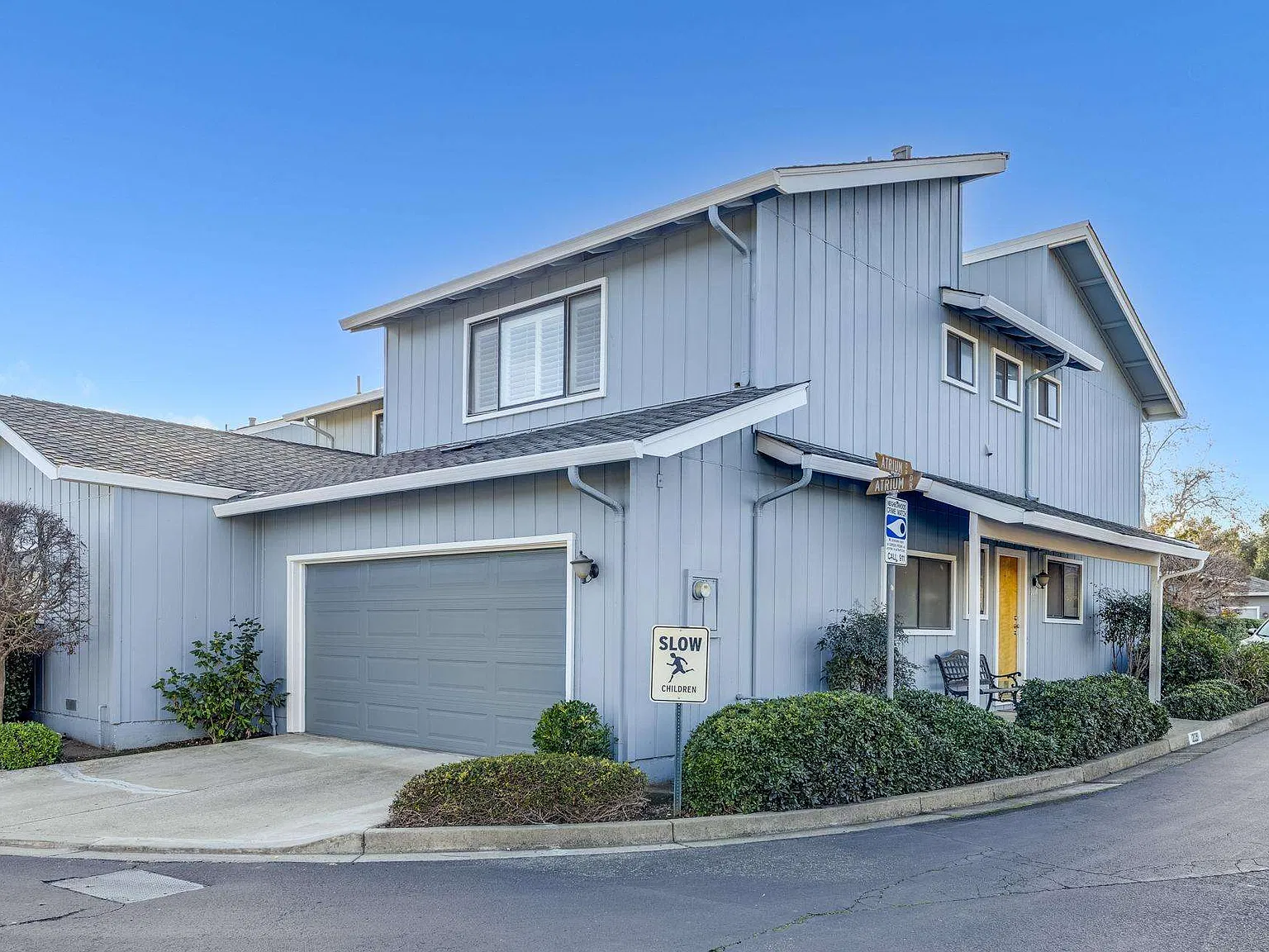 3 bed, 2.5 bath, 1659 sqft, $4,900 — Photo 1