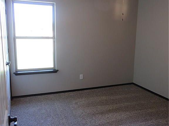 5th image of 2712 Siena Ln