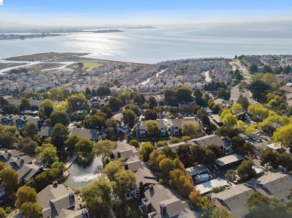 24 Bayside Ct, Richmond, CA 94804