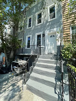 Sold by Glory Homes Realty | media 17