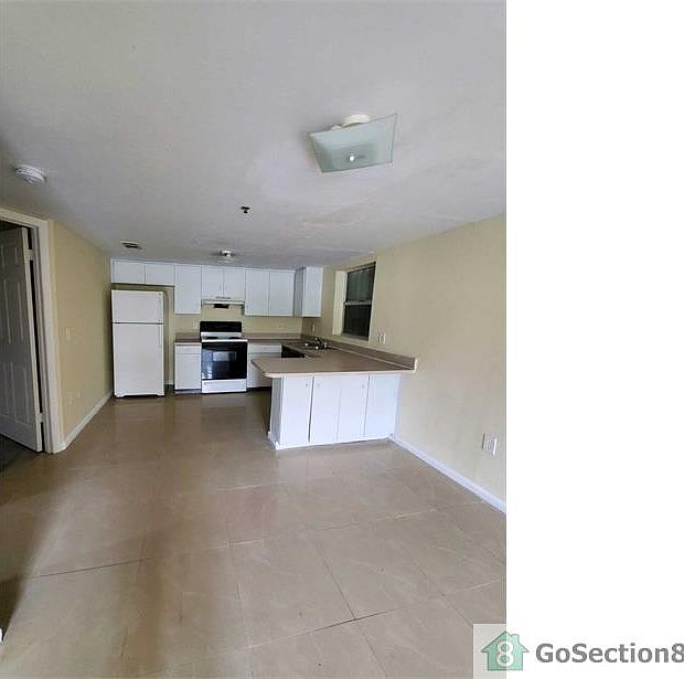 1st image of 7104 NW 14th Pl APT 3