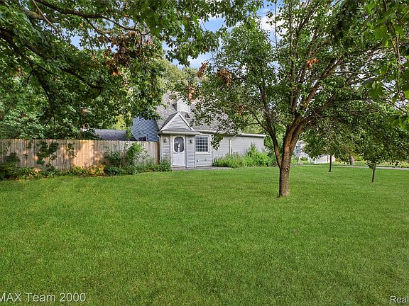 2nd image of 12930 Beech Daly Rd