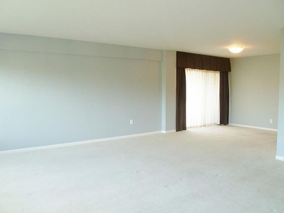 5th image of 25 E 40th St APT 4A