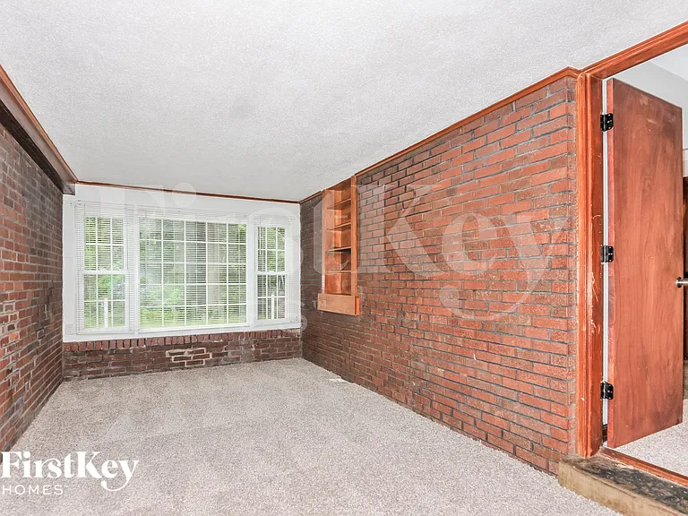 4440 Parker Rd — Photo 8