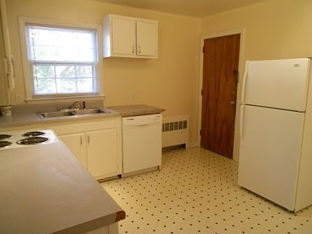 2nd image of 1510 Whilden Pl APT C