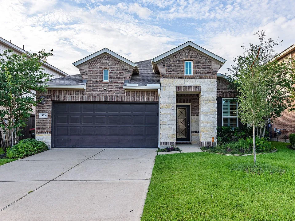 24230 Prairie Glen Ln