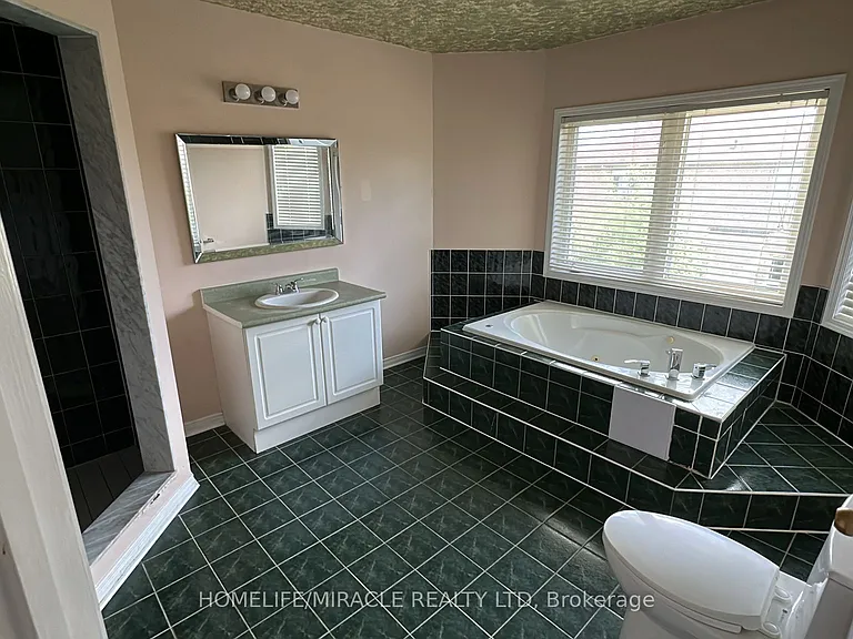 802 Genovese Pl — Photo 8