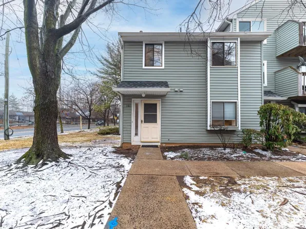 165 Essex Ave APT 101, Metuchen, NJ 08840