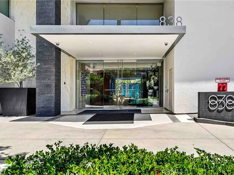838 N Doheny Dr #505 — Photo 30