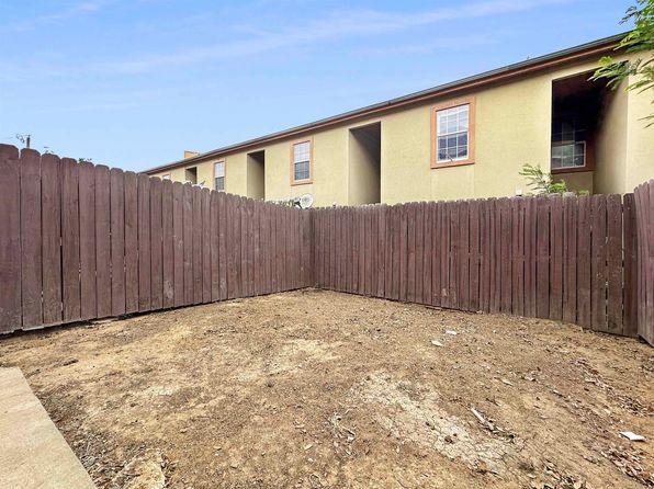 1016 Dickey Ln APT 15, Laredo, TX 78043