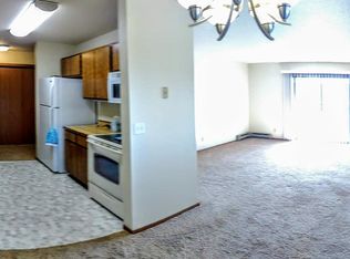 3220 9th St S APT 201, Moorhead, MN 56560
