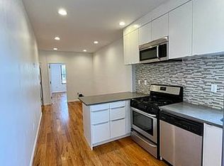 2802 Steinway St APT 2R, Astoria, NY 11103
