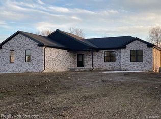 7470 Springshire Ct, Imlay City, MI 48444