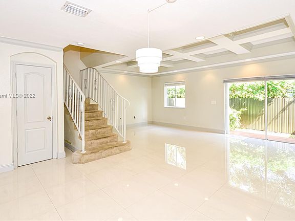 4th image of 11687 NE 18th Dr #11687