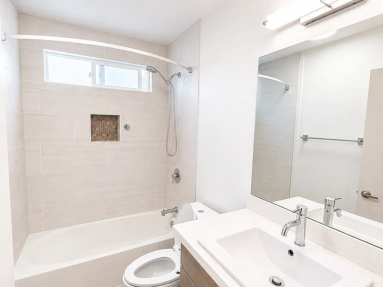 Hartley Apartments — Photo 7