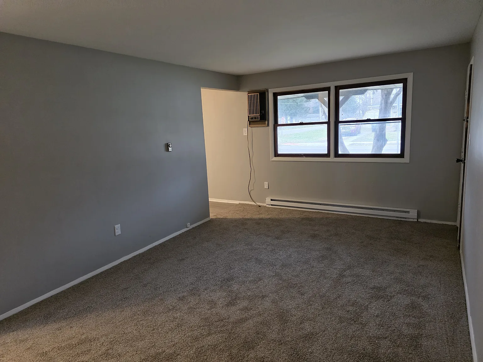 1 bed, 800 sqft, $850 — Photo 2