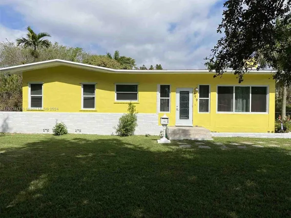 499 NE 112th St, Miami, FL 33161