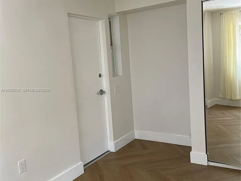 731 6th St #104-E — Photo 4